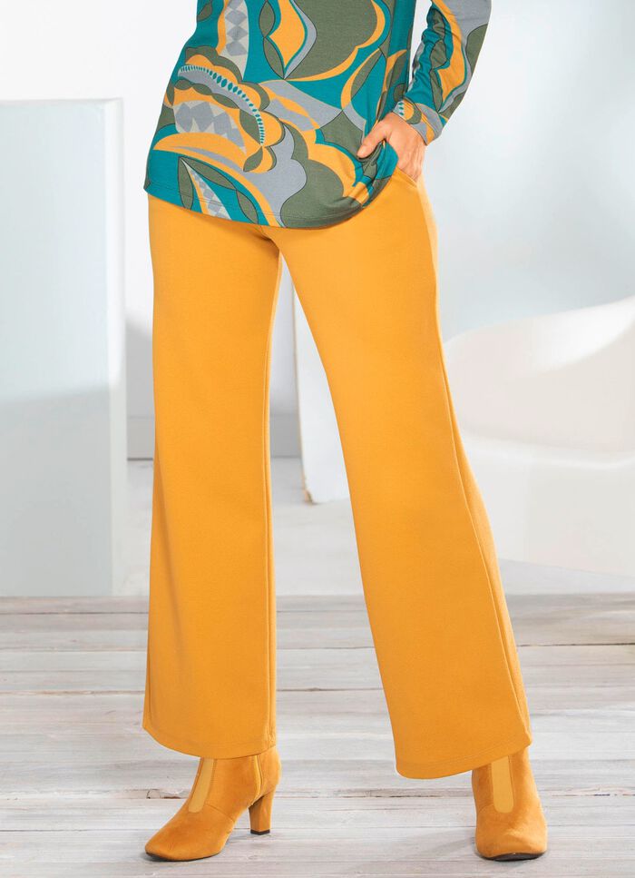 Byxor i moderiktig vidd 