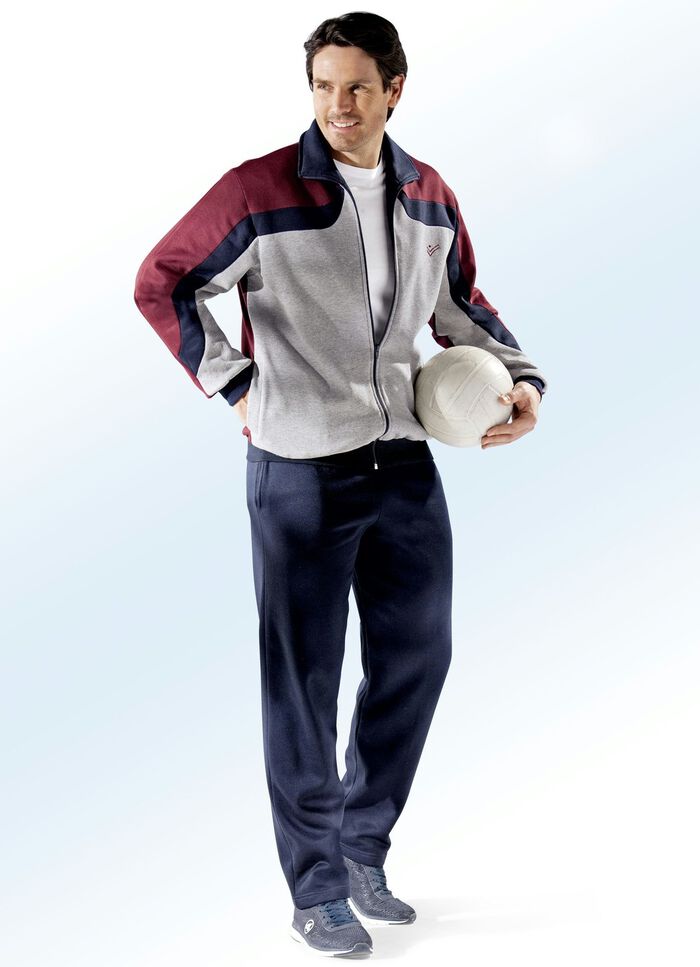 Fritidsdress med tv&aring; byxor 