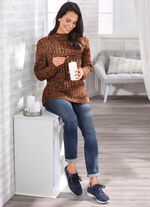 Tr&ouml;ja i en utarbetad melangelook 