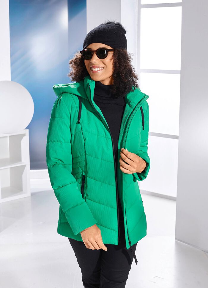 Jacka med dragkedjef&ouml;rsedd plym&aring; 