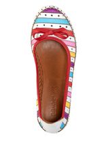 Gemini pumps gjorda av ko nappa l&auml;der med rosett VIT-MULTICOLOR