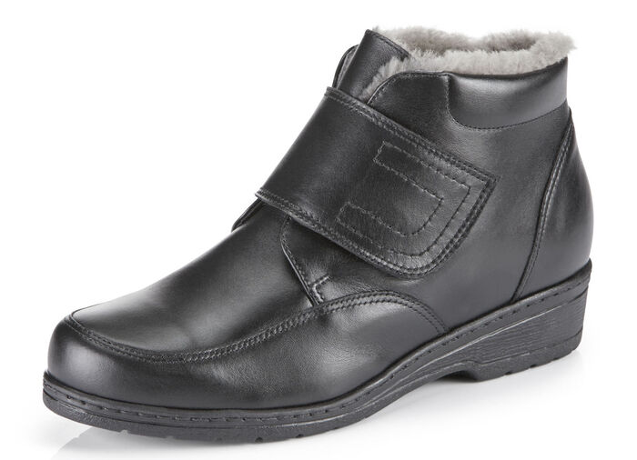 ELENA EDEN ankelboots gjorda av ko-anilinläder SVART