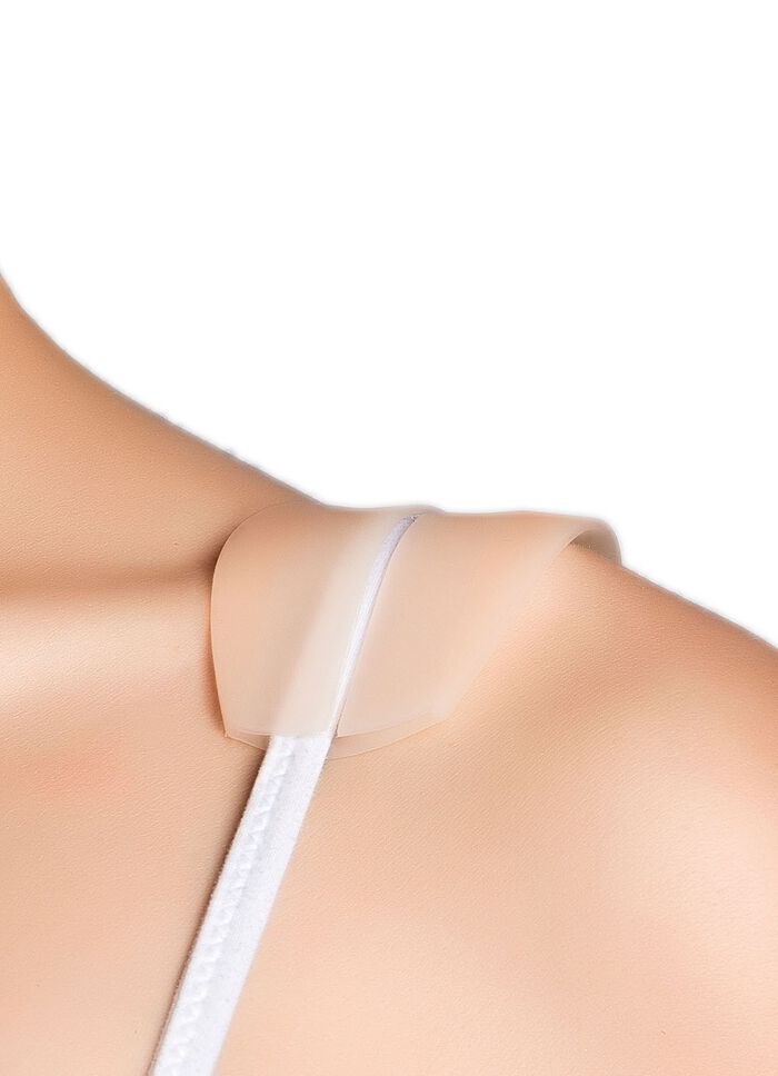 3 par axelremskydd som f&ouml;rhindrar att axelremmarna sk&auml;r in i axlarna 