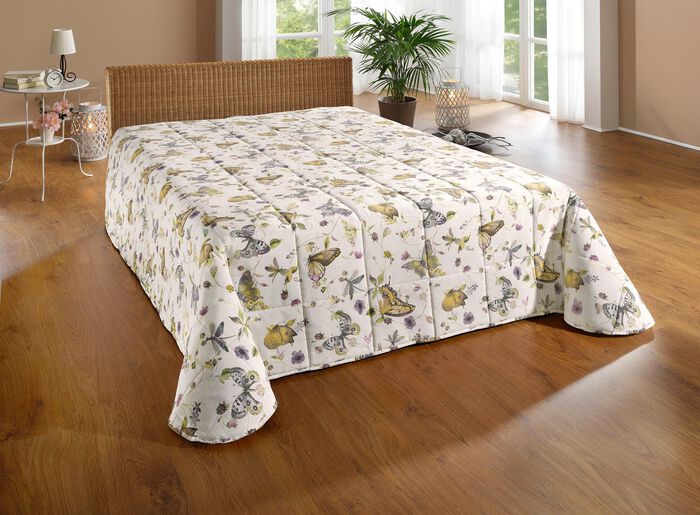 &Ouml;verkast och &ouml;rngott med fj&auml;rilsmotiv 