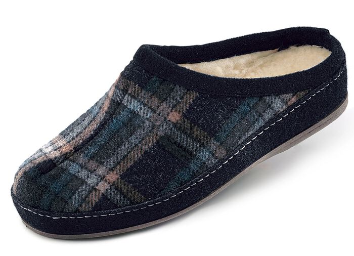 Fodrade herrtofflor, med ny ull 