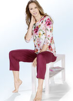 Pyjamas gjord av ekologisk bomull med svängda muddar och 3/4-långa ärmar 