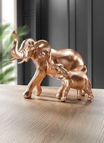 M&aring;lad elefantmamma med barn 