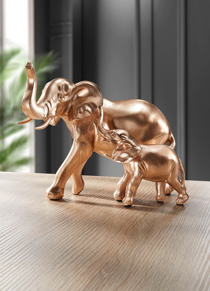 M&aring;lad elefantmamma med barn 