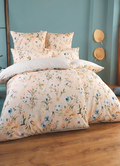 V&aring;rliknande s&auml;ngkl&auml;der fr&aring;n Webana 