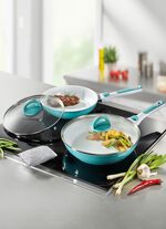 Stekpannset med avtagbara silikonhandtag 