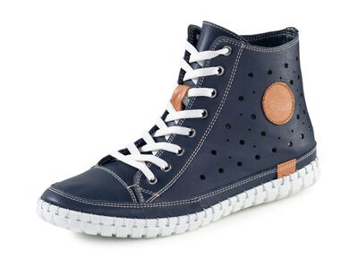 Tvillingskosko med sn&ouml;rning med luftiga perforeringar och l&auml;derapplikationer 