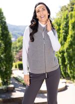 Stickad v&auml;st med st&aring;krage 