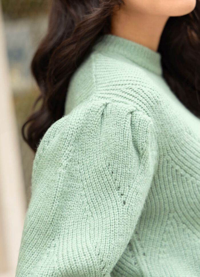 Tr&ouml;ja med dekorativa veck 