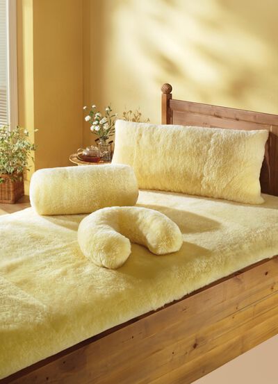 Merino f&aring;rskinnsserie fr&aring;n Kaiser tillverkad av rent naturligt f&aring;rskinn 