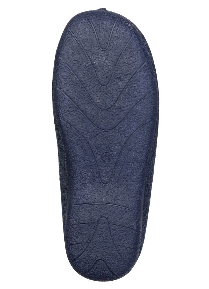 Klassiska herrtofflor, tillverkade av ullfilt BL&Aring;