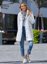 Funktionell kort kappa med avtagbar huva 