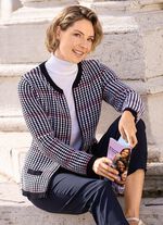 Kofta med fin f&auml;rgtoning 