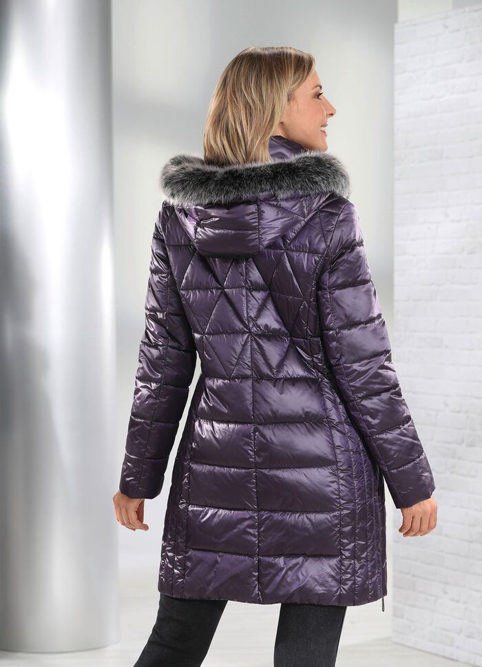 Kort rock med sidos&ouml;mmar 