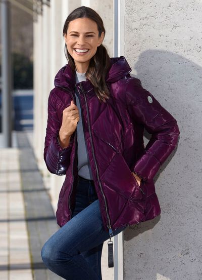 Funktionell jacka med avtagbar huva 