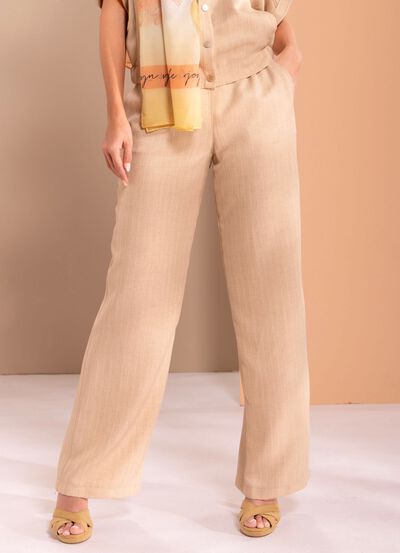 Byxor med utsv&auml;ngd passform 