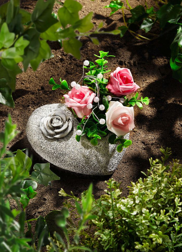 hj&auml;rta med rosor 