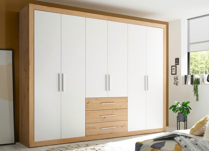 Inredningsdetaljer med rosmotiv  