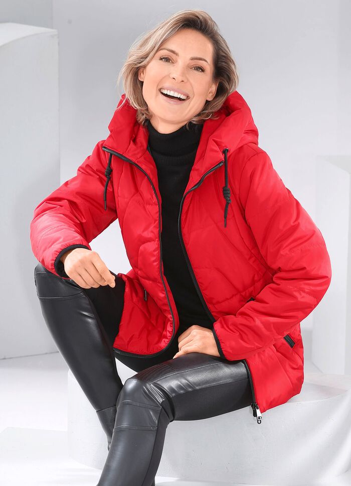 Jacka med f&ouml;rl&auml;ngd rygg ELDR&Ouml;TT