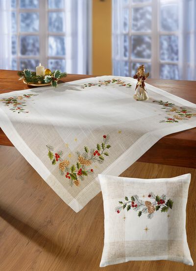 Genomarbetat broderad duk eller kuddfodral 