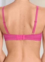 Nina by C. BH med f&ouml;rformade kupor 