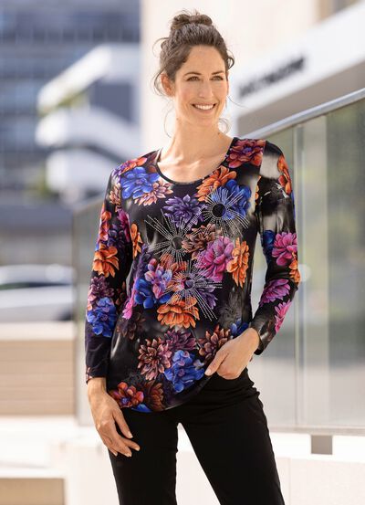 F&ouml;rtjusande skjorta med rund hals 