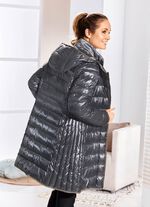 Kort rock med l&auml;ngsg&aring;ende sidos&ouml;mmar 