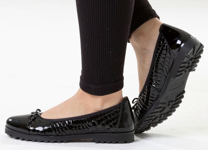 ELENA EDEN, eleganta damballerinor, vidd G, med res&aring;rband 