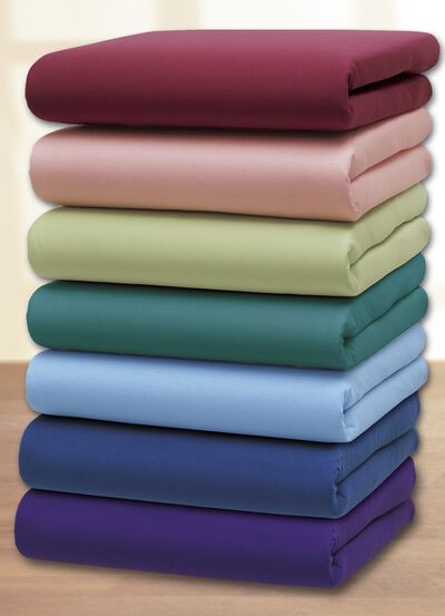 Sp&auml;nnlakan av h&ouml;gkvalitativ mikrofiber 