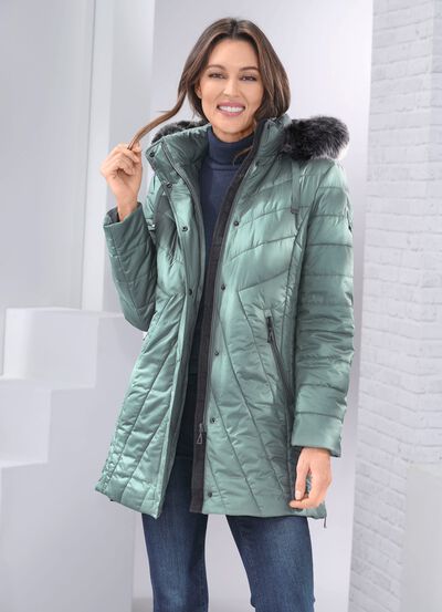 Jacka med avtagbar fuskp&auml;lskant 