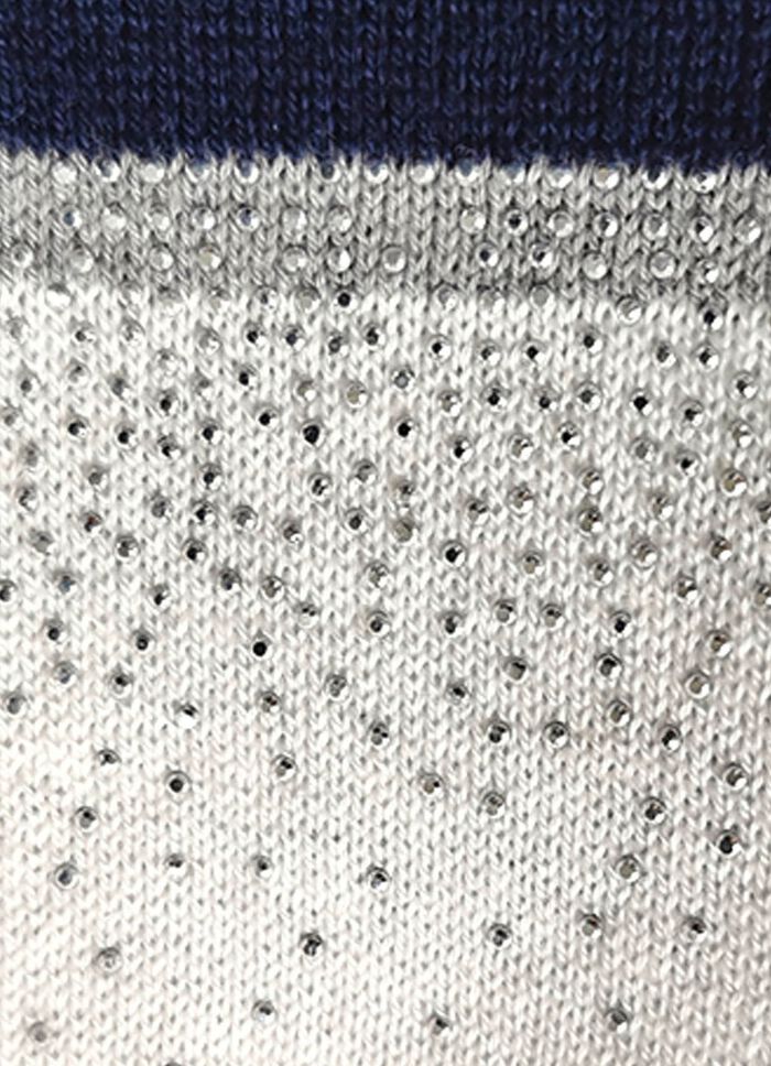 Tr&ouml;ja med utsmyckad stendekor 