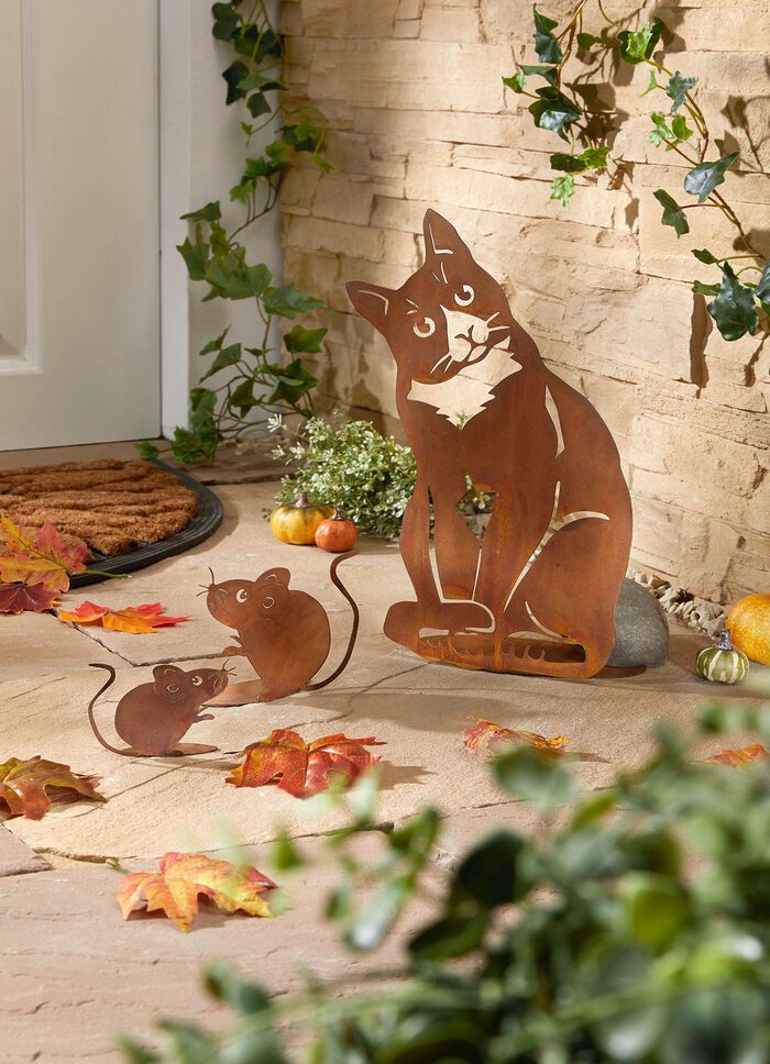 S&ouml;t dekoration av rostigt metall 