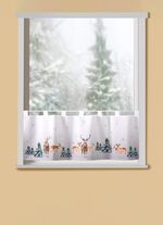 Kort grindhjort i skogen 