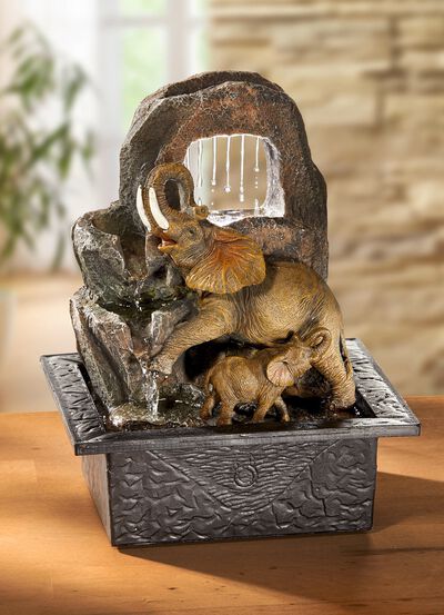 Upplyst inomhus font&auml;n 