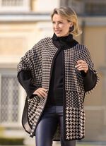 &Ouml;ppen poncho framtill 