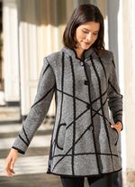 Stickad kappa i jacquarddesign 