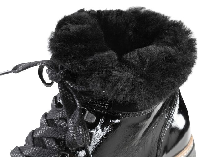 Waldl&auml;ufer st&ouml;vletter med sn&ouml;rning och mysig lammskinnskrage SVART