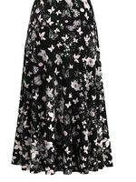 Kjol med figursmickrande ok 