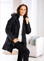 L&aring;ng jacka med attraktiv design 