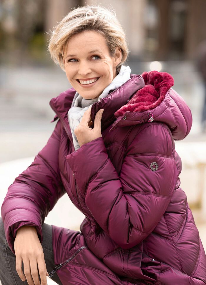 Kort kappa med sicksackquiltning 