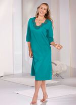 Vadl&aring;ng nattlinne med broderad spets 