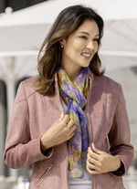 Halsduk med blommönster 