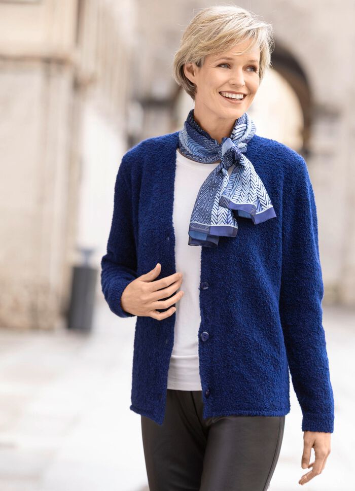 Kofta i fluffig boucl&eacute;kvalitet 