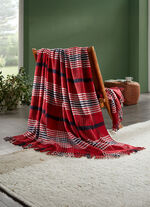 Filt med rutig design och fransar 