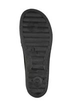 Tofflor tillverkade av luftigt, elastiskt textilmaterial 