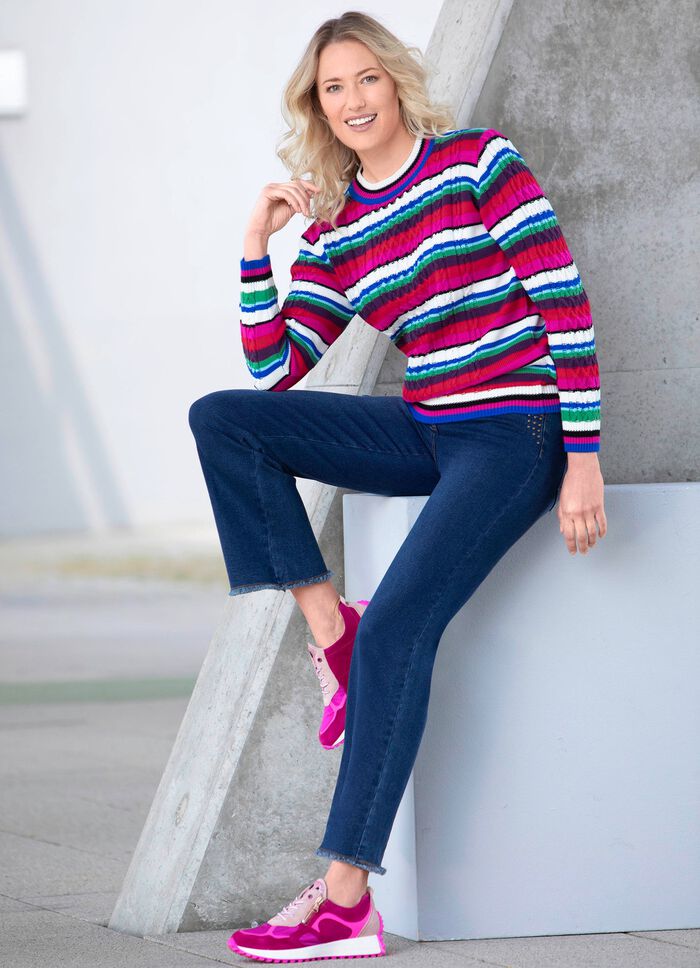 Jeans med trendiga fransade benslut 